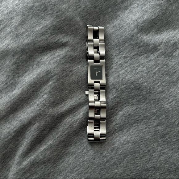 Gucci watch - Picture 2 of 4
